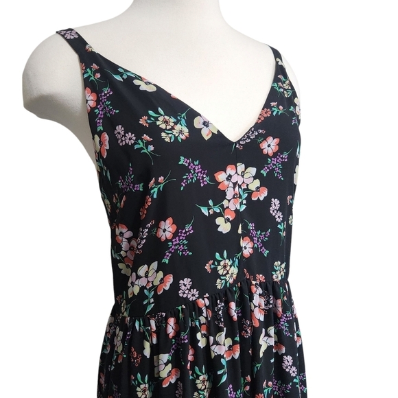 EUC GAP BLACK W/PINK FLORAL CRISS-CROSSED STRAPPY BACK MAXI  SUNDRESS SIZE 12 - Picture 4 of 11
